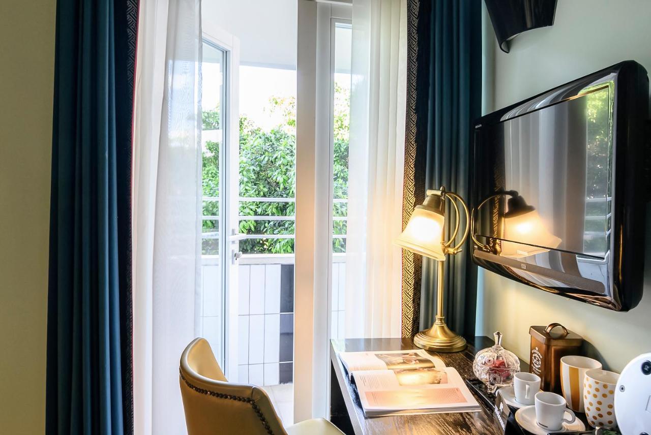 Center Chic Hotel - An Atlas Boutique Hotel Tel Aviv Ngoại thất bức ảnh